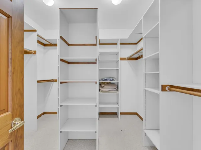 $749,000 | 4 Lake Pointe Circle, Wind Point, WI 53402