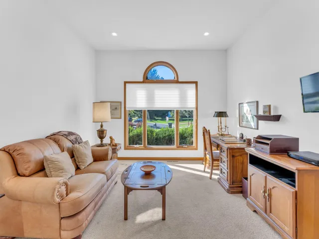 $749,000 | 4 Lake Pointe Circle, Wind Point, WI 53402