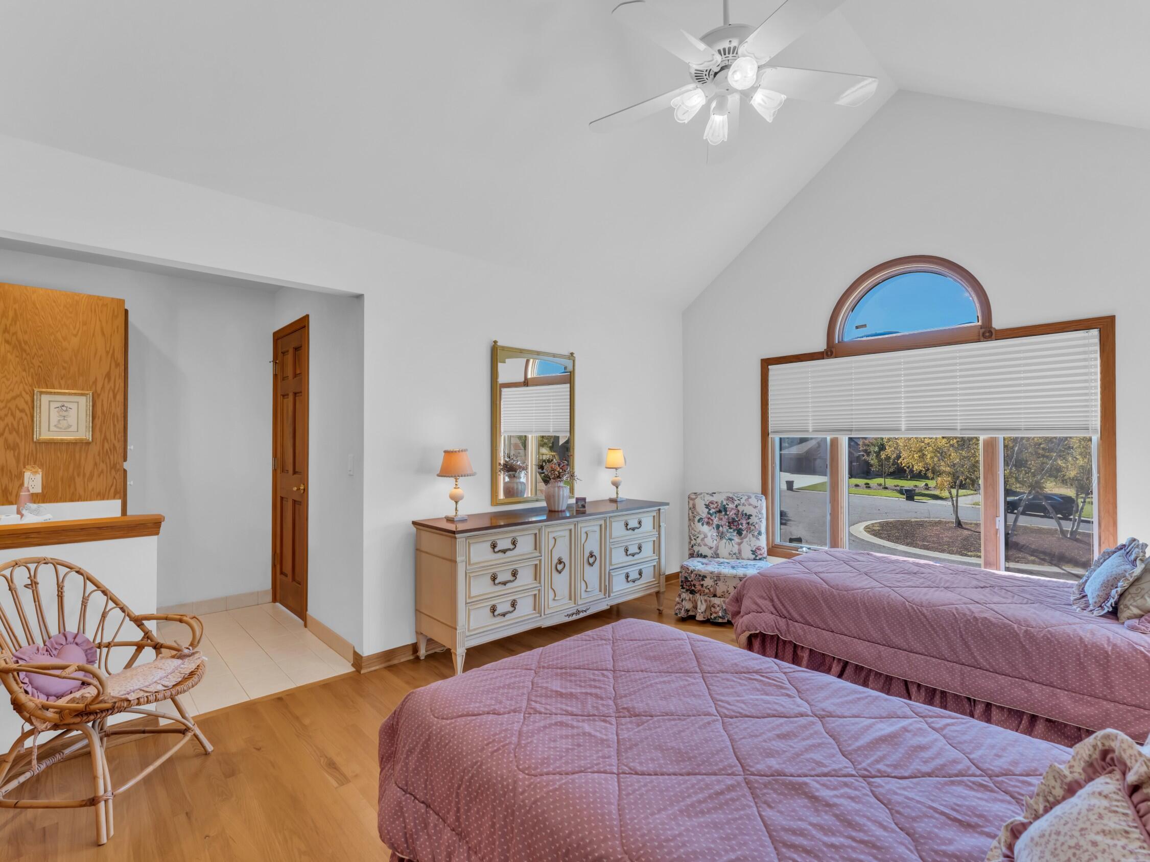 4 Lake Pointe Circle Wind Point, WI 53402 - Photo 39 of 60 Bedroom #3 w/Jack & Jill Bath