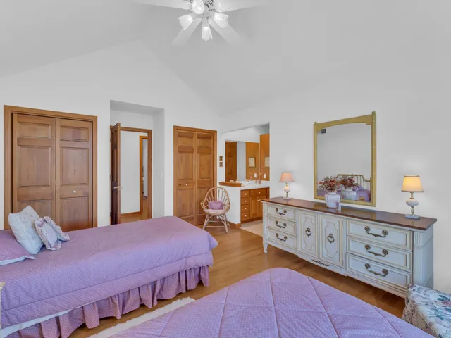 $749,000 | 4 Lake Pointe Circle, Wind Point, WI 53402