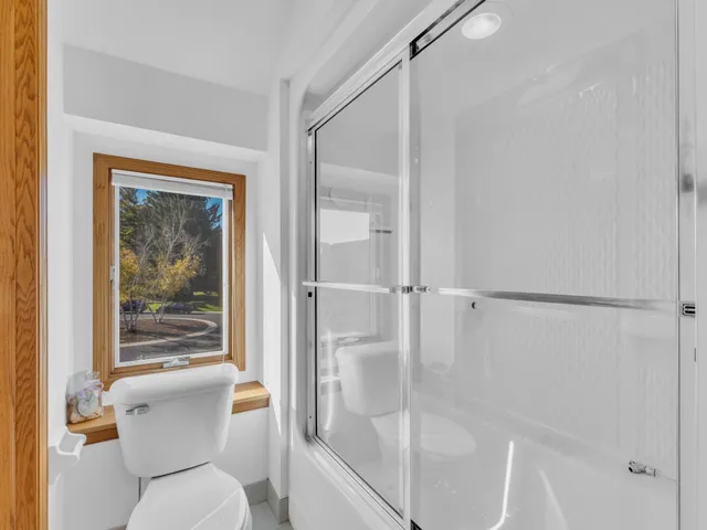 $749,000 | 4 Lake Pointe Circle, Wind Point, WI 53402