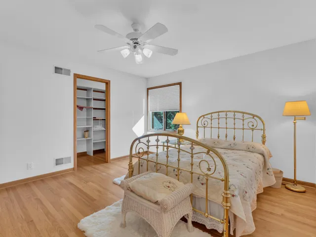 $749,000 | 4 Lake Pointe Circle, Wind Point, WI 53402