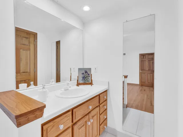 $749,000 | 4 Lake Pointe Circle, Wind Point, WI 53402