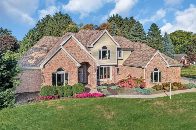 $749,000 | 4 Lake Pointe Circle, Wind Point, WI 53402