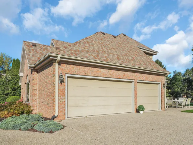 $749,000 | 4 Lake Pointe Circle, Wind Point, WI 53402