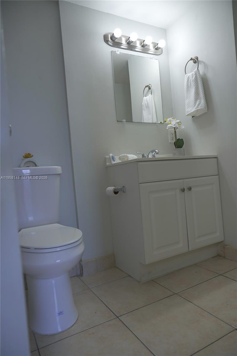 482 Northwest 165th Street, Unit A504 Miami, FL 33169 - Photo 26 of 42