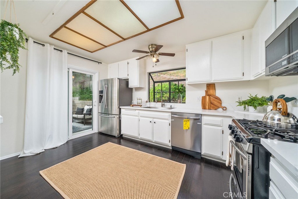 507 Walker Road San Dimas, CA 91773 - Photo 8 of 31 Kitchen 1