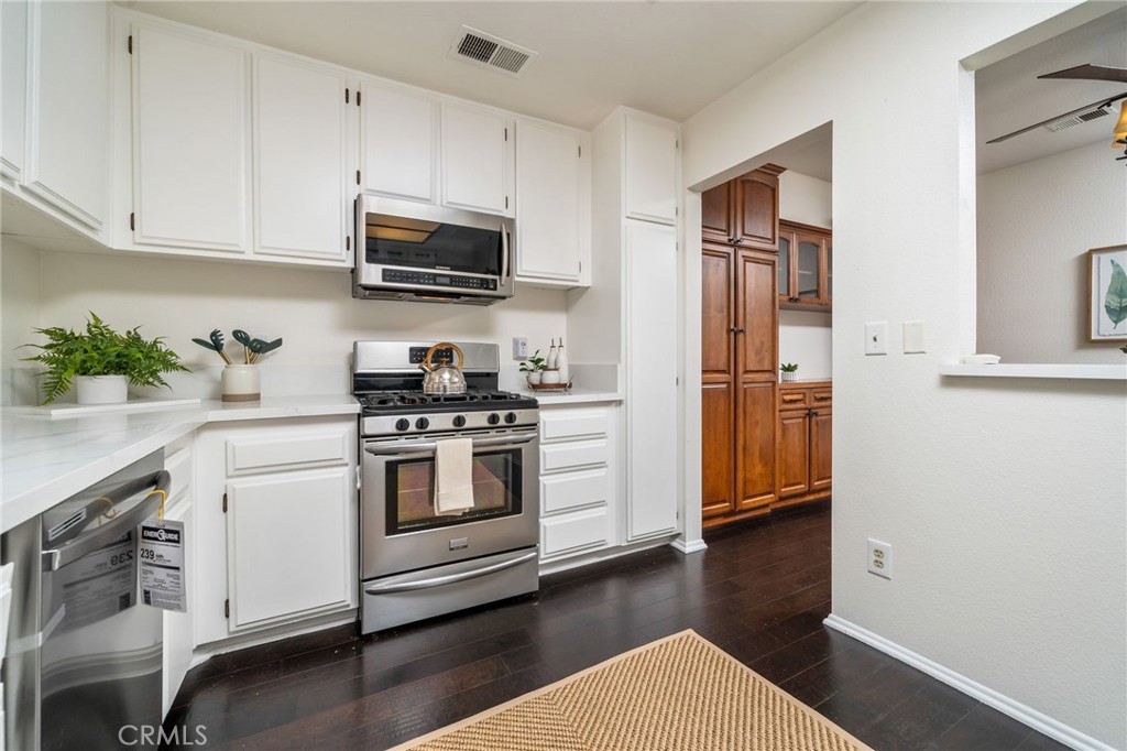 507 Walker Road San Dimas, CA 91773 - Photo 10 of 31 Kitchen 3