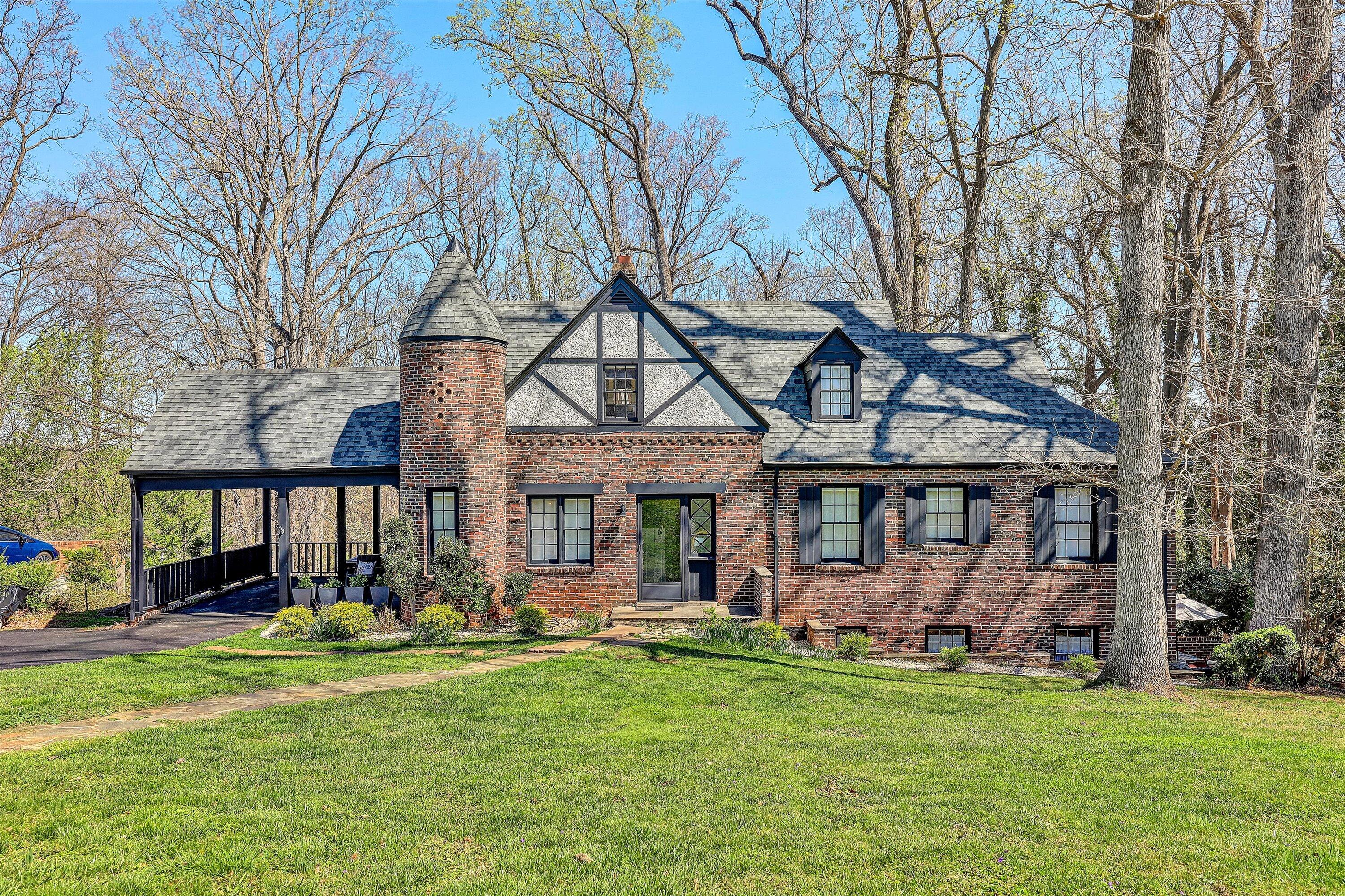 925 Mulberry Road Martinsville, VA 24112 - Photo 2 of 39 Tudor located in Martinsville, VA