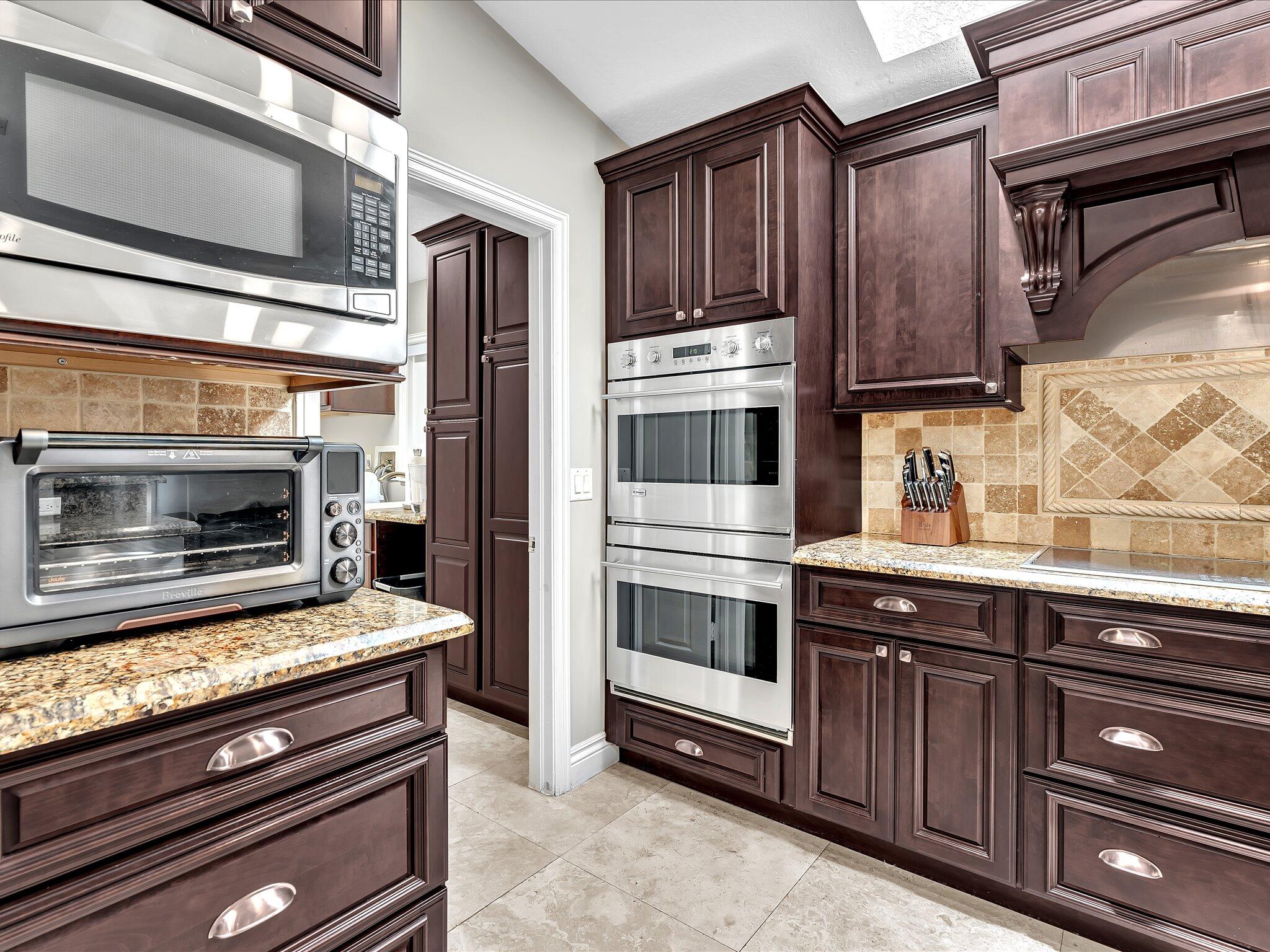 1598 Southwest 5th Avenue Boca Raton, FL 33432 - Photo 17 of 42 KITCHEN