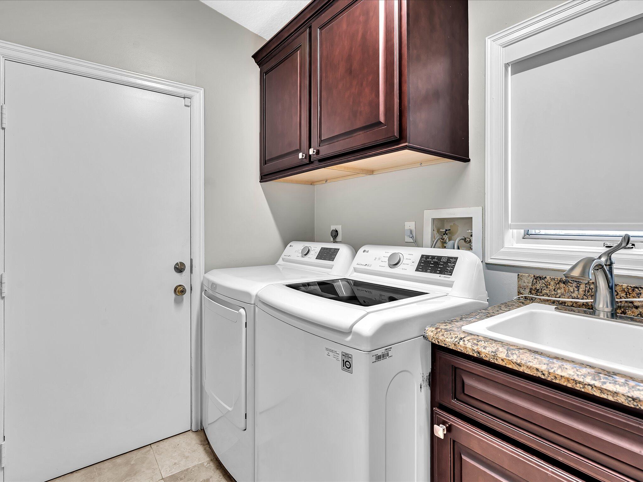 1598 Southwest 5th Avenue Boca Raton, FL 33432 - Photo 20 of 42 LAUNDRY ROOM