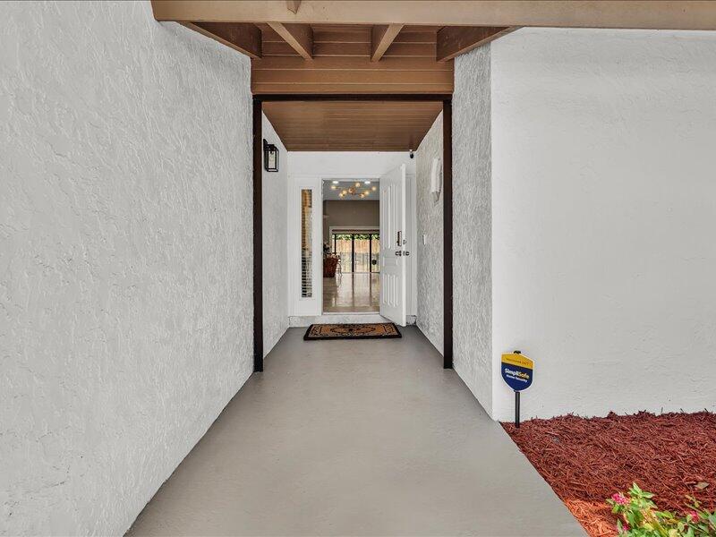 1598 Southwest 5th Avenue Boca Raton, FL 33432 - Photo 4 of 42 ENTRANCE