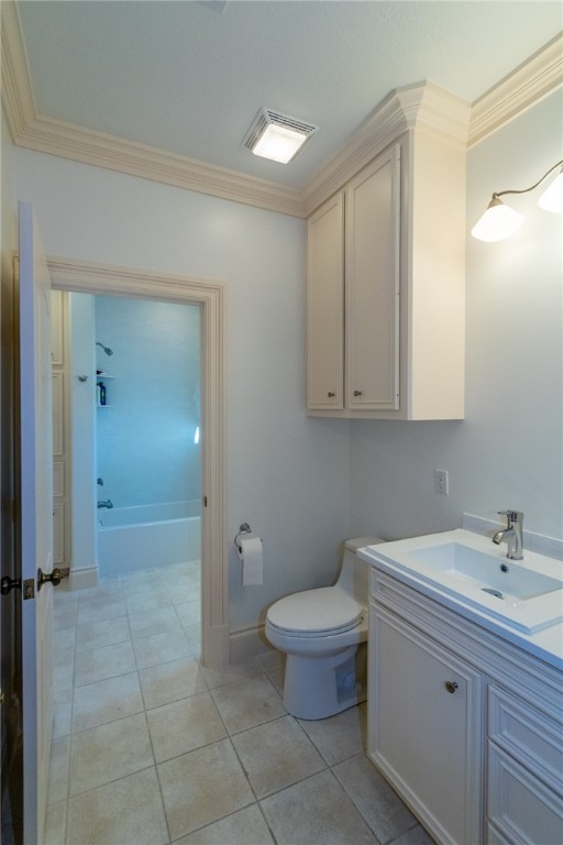 1921 Caroline Avenue Alice, TX 78332 - Photo 19 of 40 a bathroom with a sink a toilet and shower