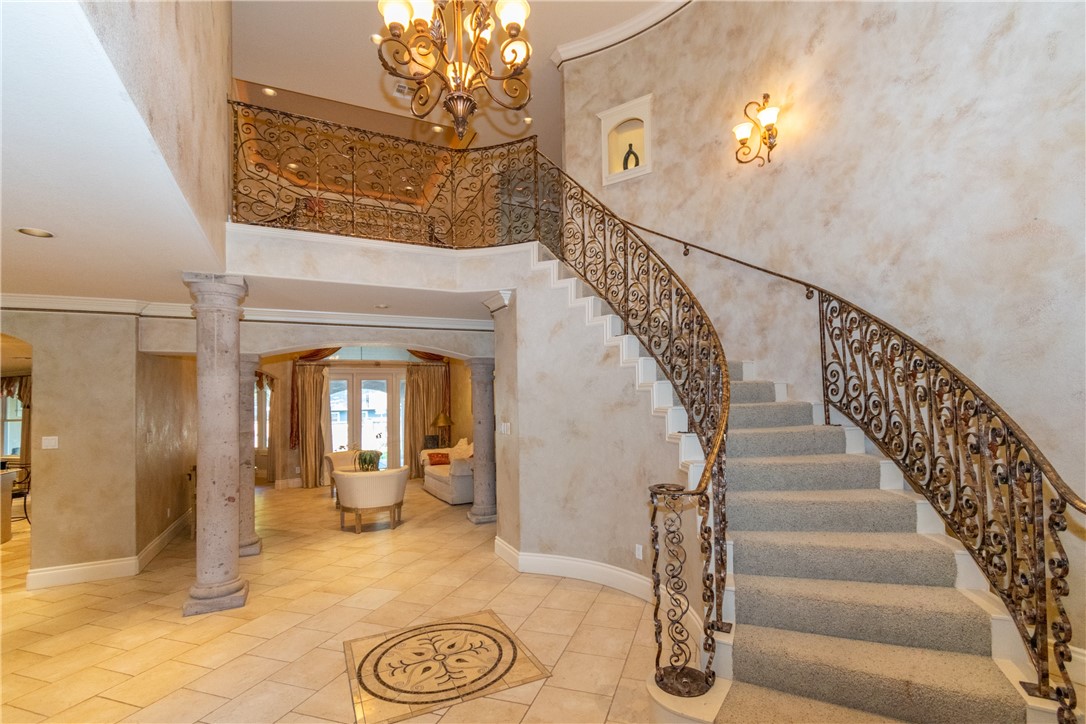 1921 Caroline Avenue Alice, TX 78332 - Photo 2 of 40 a view of entryway and hall with a mirror