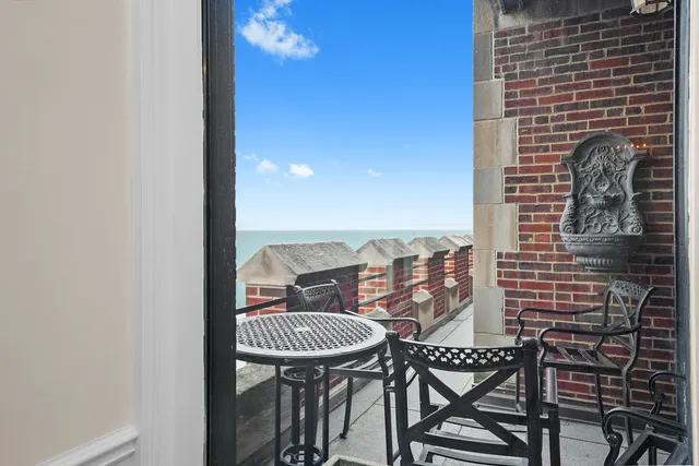 $999,500 | 1120 North Lake Shore Drive, Unit 18CD, Chicago, IL 60611