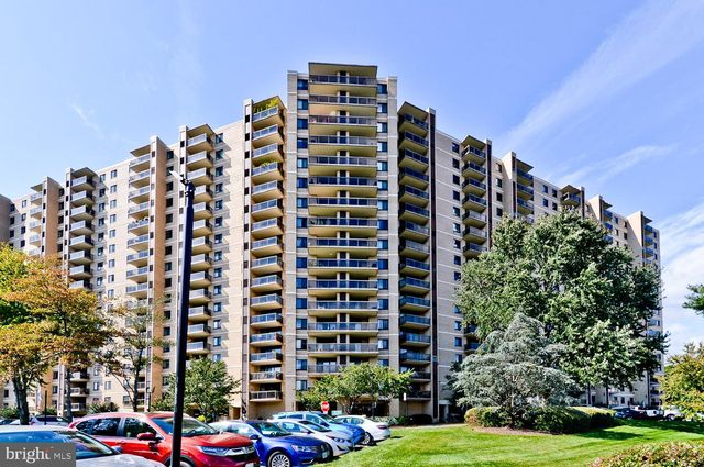 $315,000 | 203 Yoakum Parkway, Unit 709, Alexandria, VA 22304