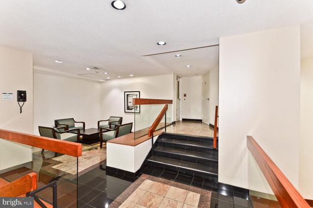 $315,000 | 203 Yoakum Parkway, Unit 709, Alexandria, VA 22304