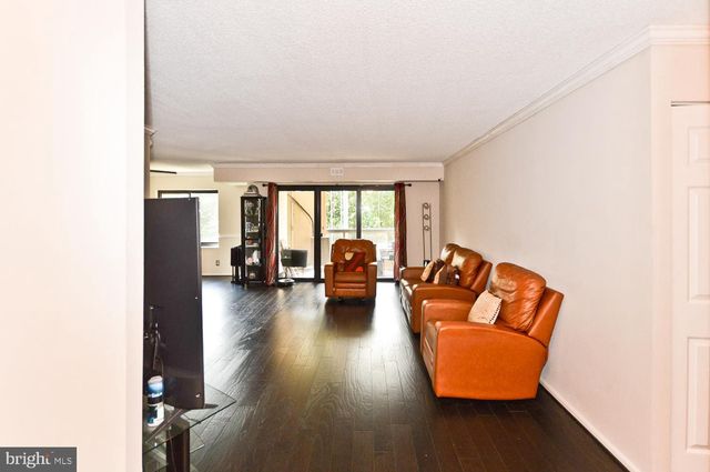 $315,000 | 203 Yoakum Parkway, Unit 709, Alexandria, VA 22304