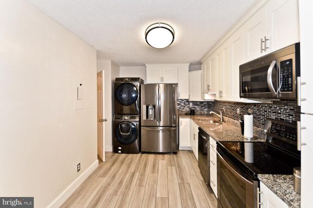 $315,000 | 203 Yoakum Parkway, Unit 709, Alexandria, VA 22304