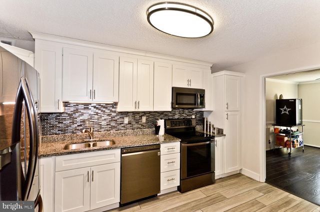 $315,000 | 203 Yoakum Parkway, Unit 709, Alexandria, VA 22304