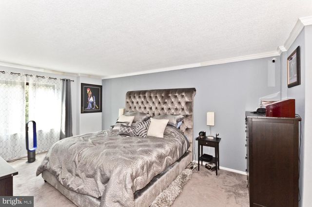 $315,000 | 203 Yoakum Parkway, Unit 709, Alexandria, VA 22304