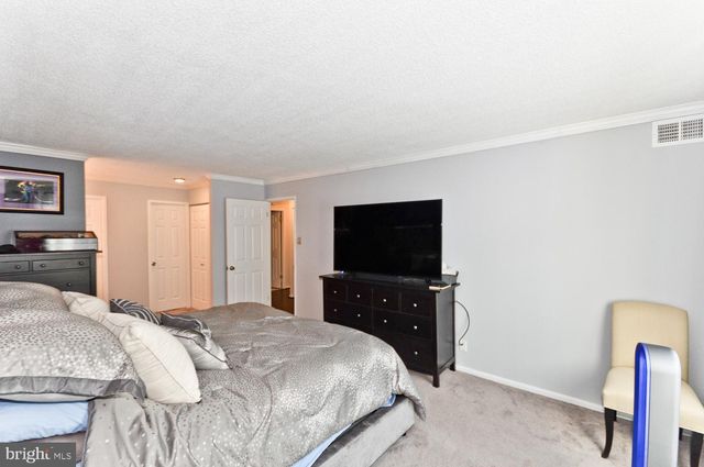 $315,000 | 203 Yoakum Parkway, Unit 709, Alexandria, VA 22304