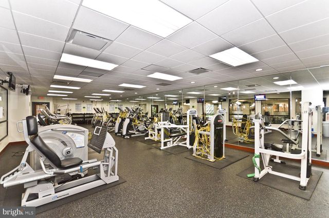 $315,000 | 203 Yoakum Parkway, Unit 709, Alexandria, VA 22304