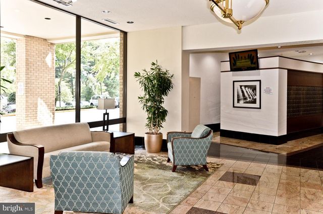 $315,000 | 203 Yoakum Parkway, Unit 709, Alexandria, VA 22304