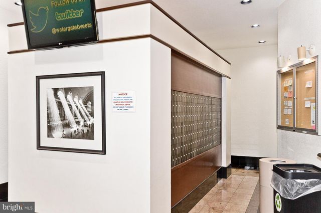 $315,000 | 203 Yoakum Parkway, Unit 709, Alexandria, VA 22304