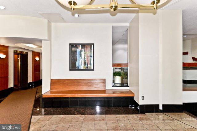 $315,000 | 203 Yoakum Parkway, Unit 709, Alexandria, VA 22304