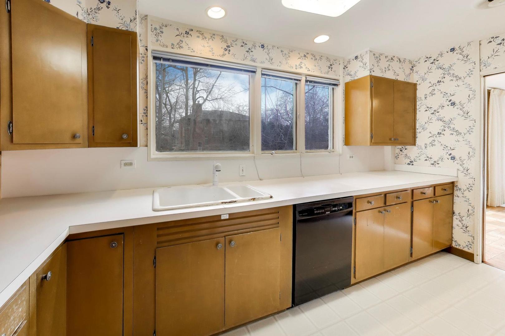 528 Koerper Court Wilmette, IL 60091 - Photo 15 of 51