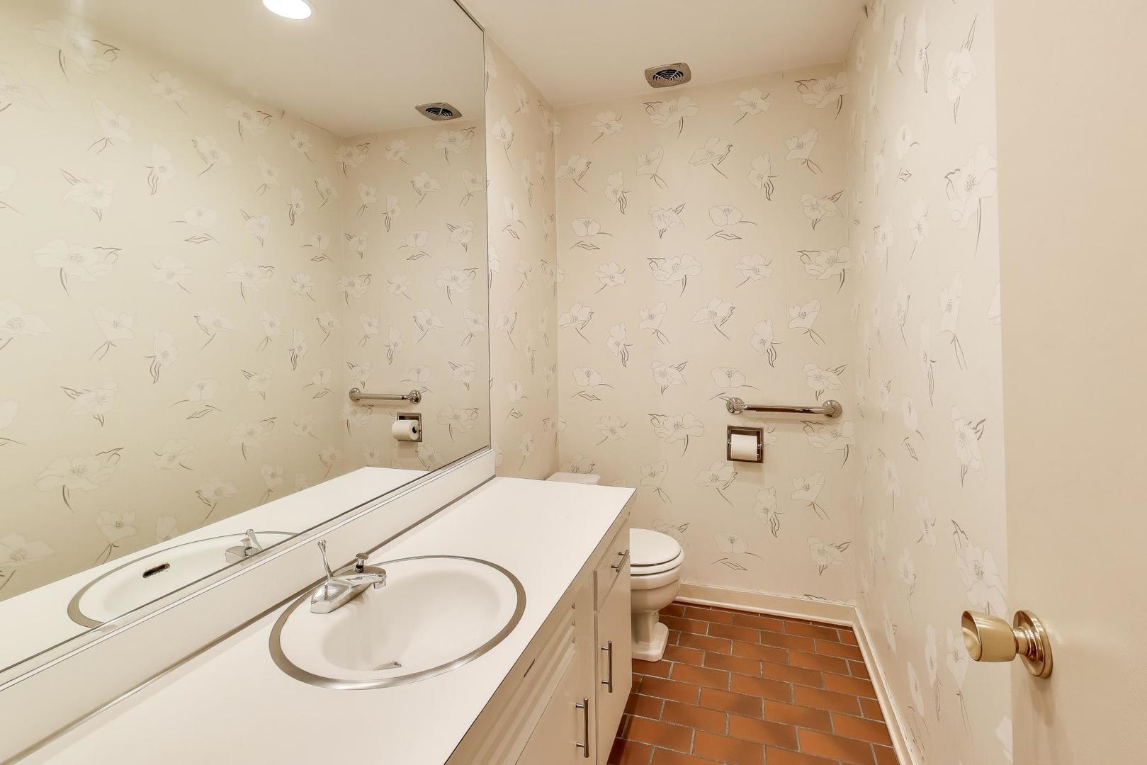 528 Koerper Court Wilmette, IL 60091 - Photo 22 of 51