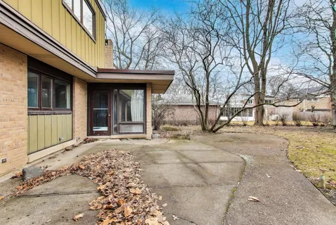 $899,000 | 528 Koerper Court, Wilmette, IL 60091