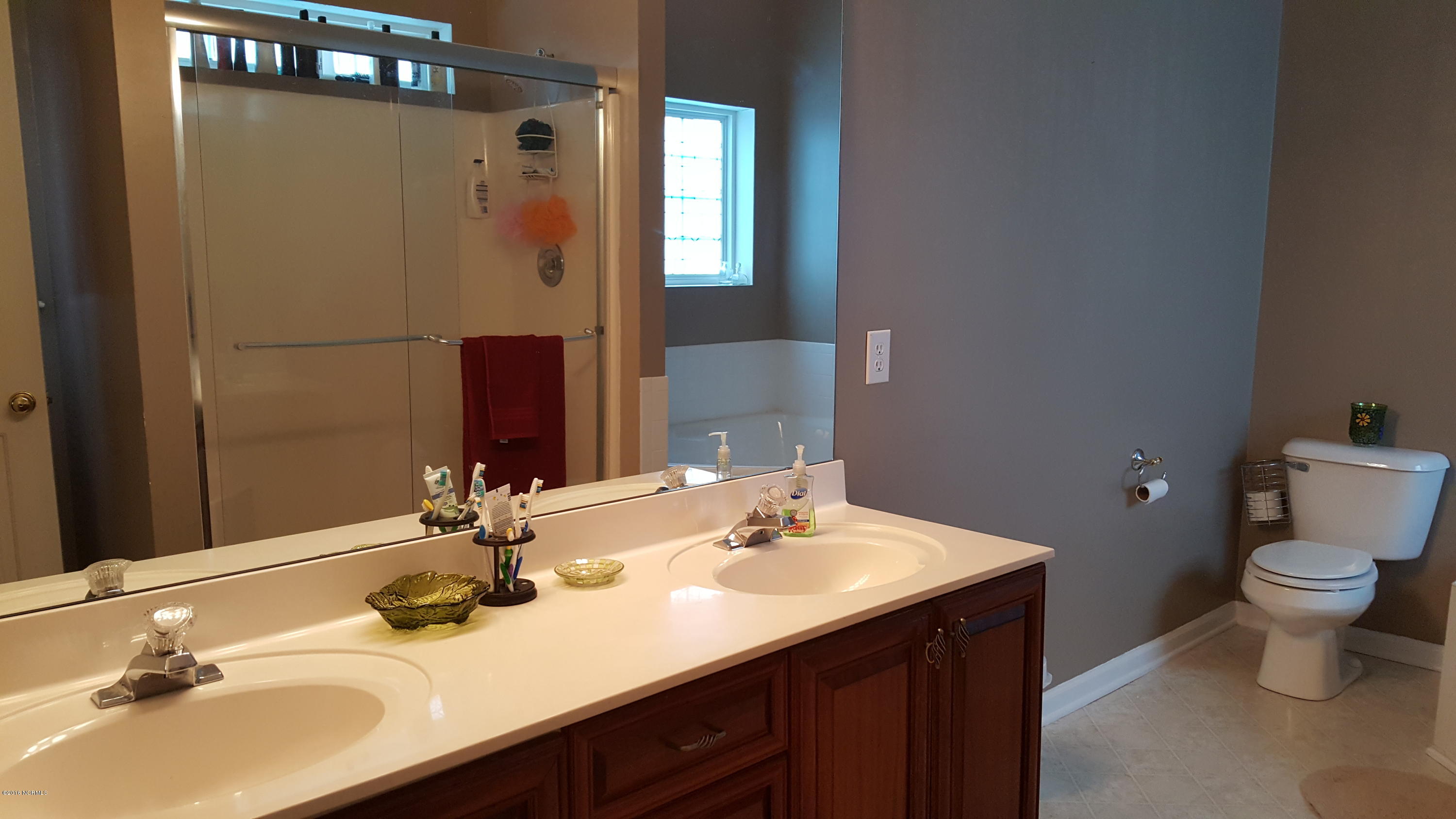 4722 Woods Edge Road Wilmington, NC 28409 - Photo 12 of 17 W E Master Bath
