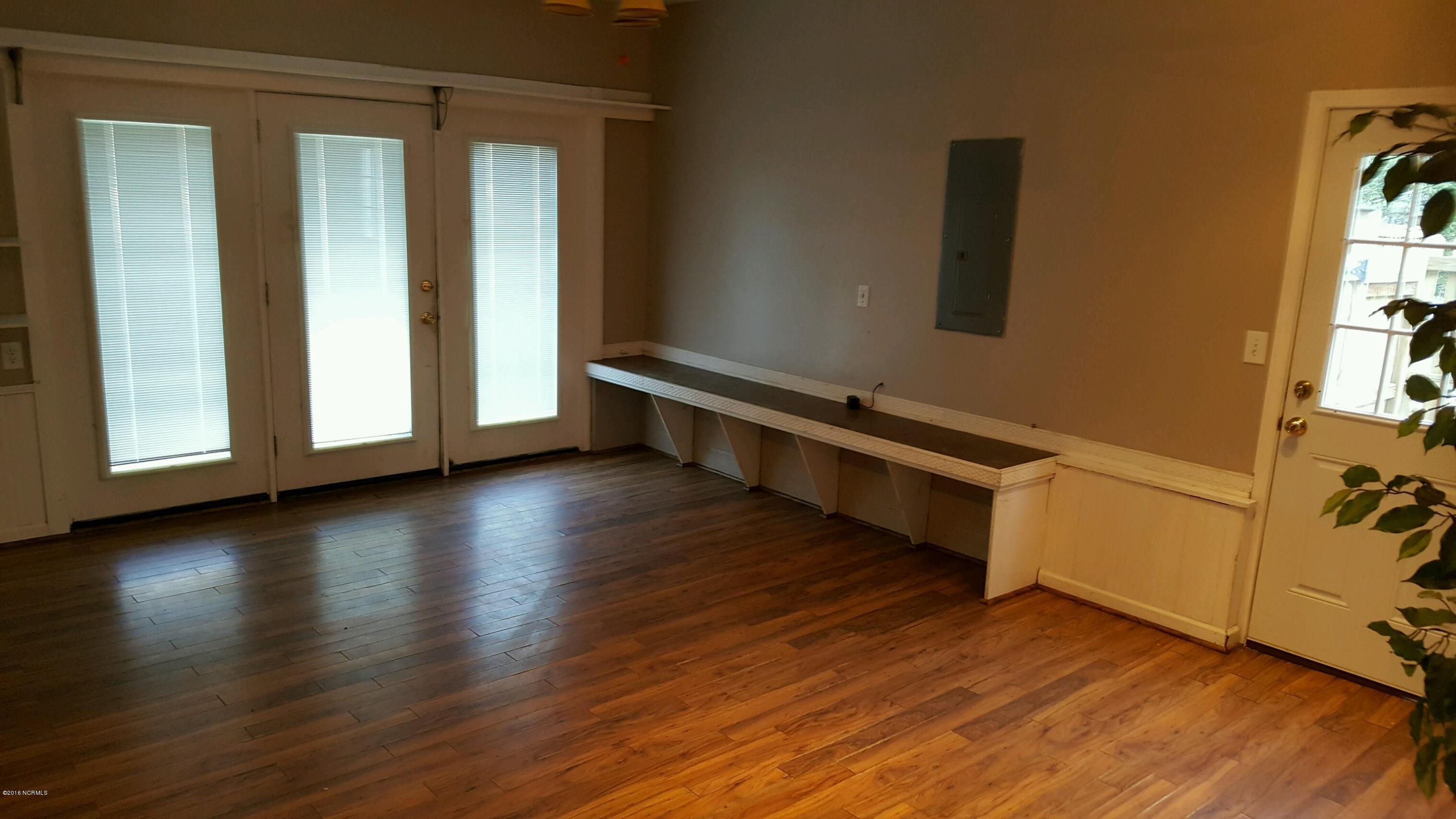 4722 Woods Edge Road Wilmington, NC 28409 - Photo 16 of 17 Carla rec room
