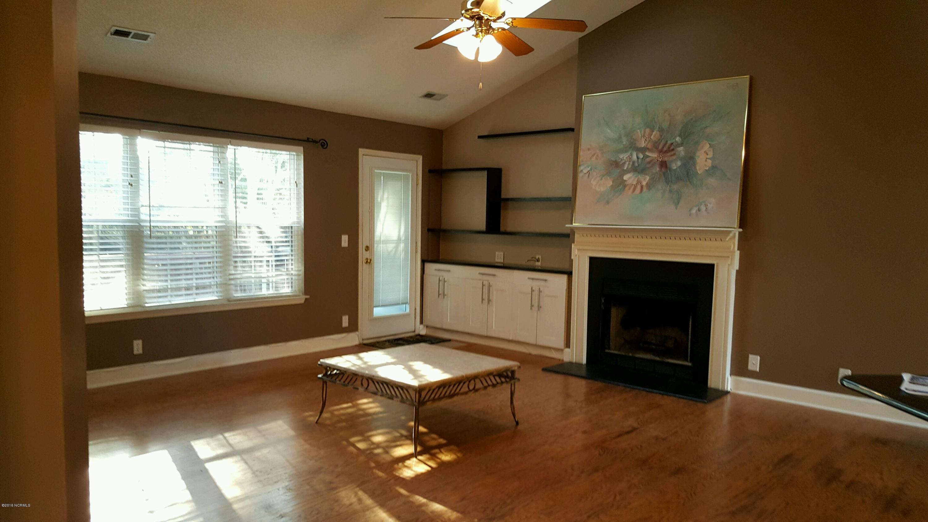 4722 Woods Edge Road Wilmington, NC 28409 - Photo 4 of 17 Carla living rm