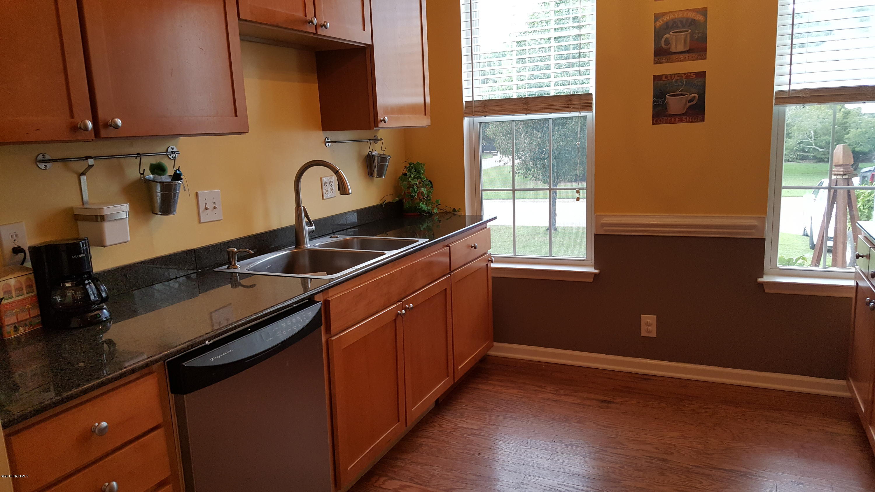 4722 Woods Edge Road Wilmington, NC 28409 - Photo 7 of 17 W E Kitchen left side