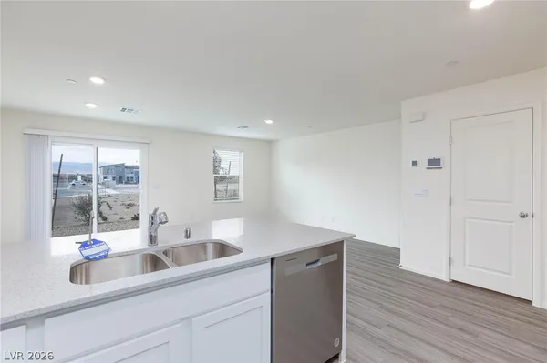 $2,500 | 6061 Amaryllis Falls Street, North Las Vegas, NV 89081