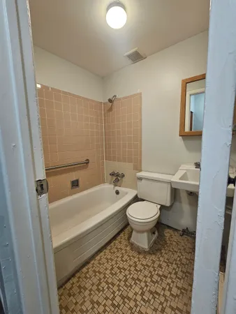 $1,500 | 38 Fisk Street, Unit G, Jersey City, NJ 07305