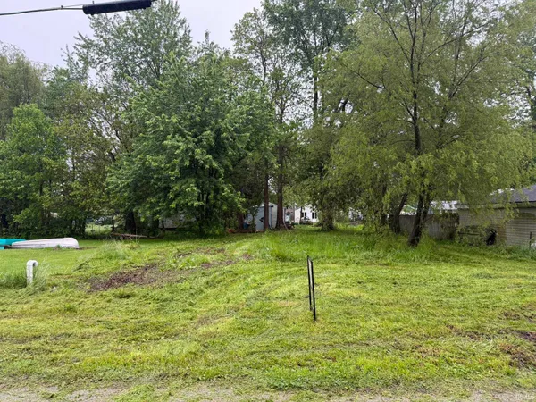 $14,000 | 723 South May Drive, Cromwell, IN 46732