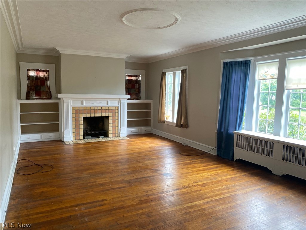 3377 Sutton Road Cleveland, OH 44120 - Photo 2 of 19 1st floor living room