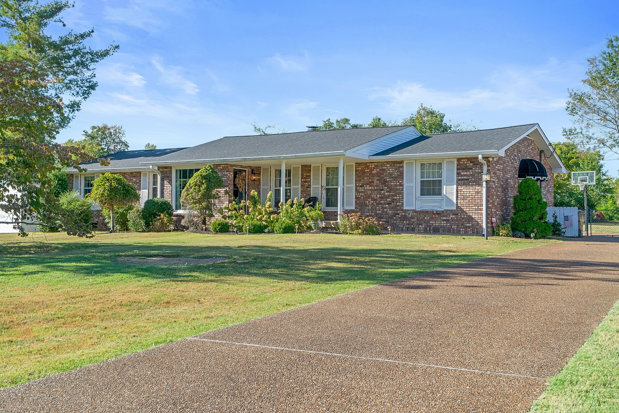 811 East Campbell Road Madison, TN 37115 - Photo 1 of 52 Gallery Image 1