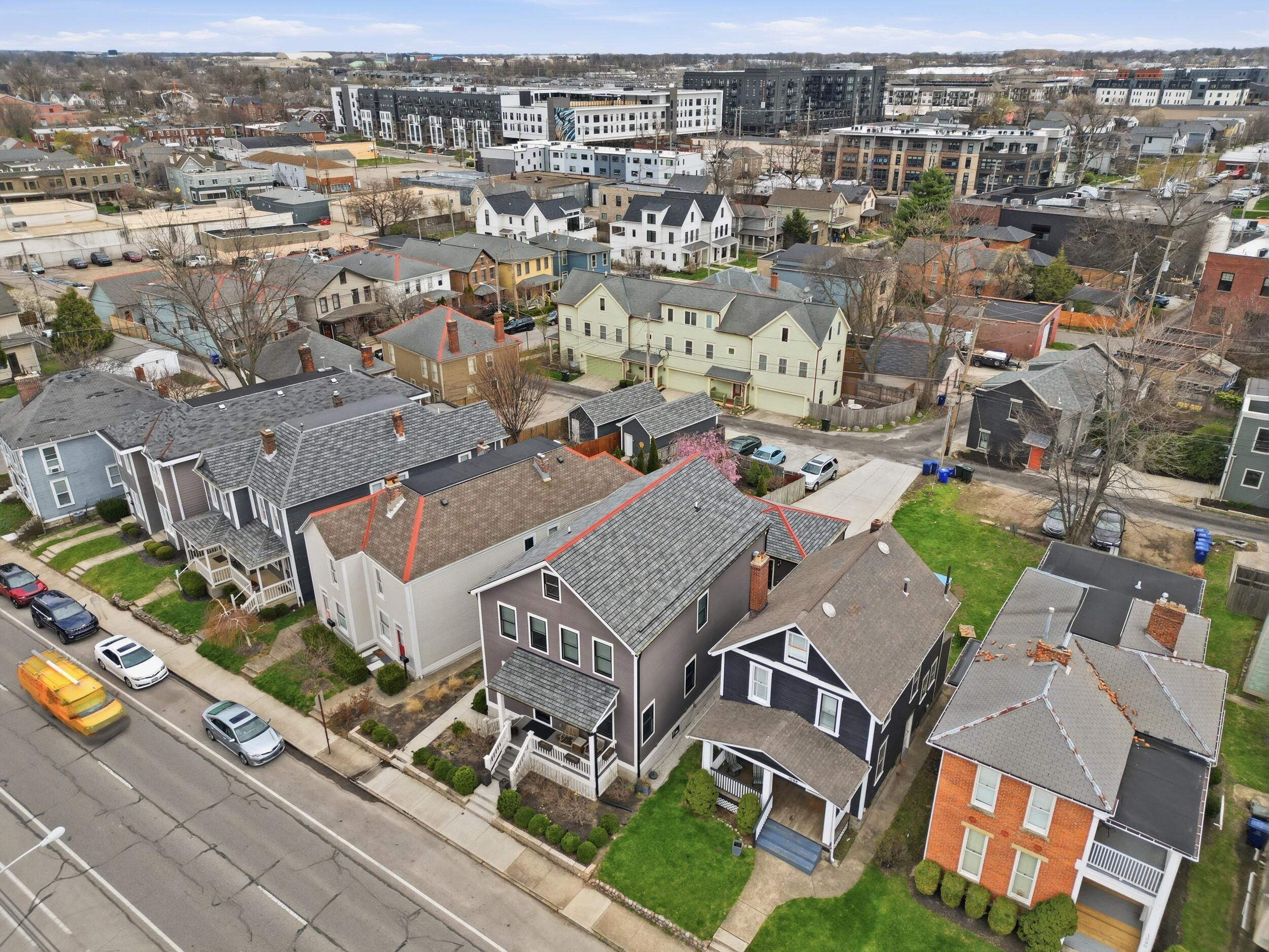 1102 Summit Street Columbus, OH 43201 - Photo 34 of 44 34_dji_0014