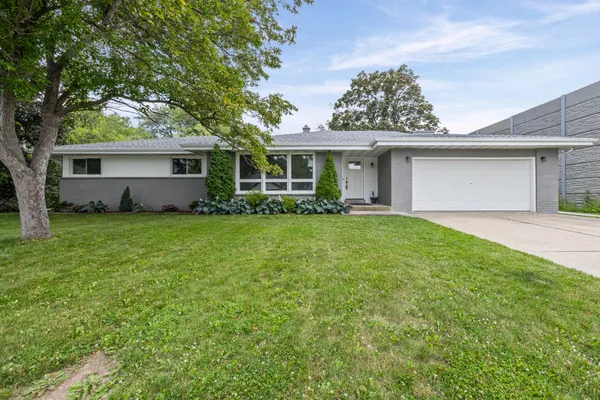 $369,900 | 567 West Fransee Lane, Glendale, WI 53217