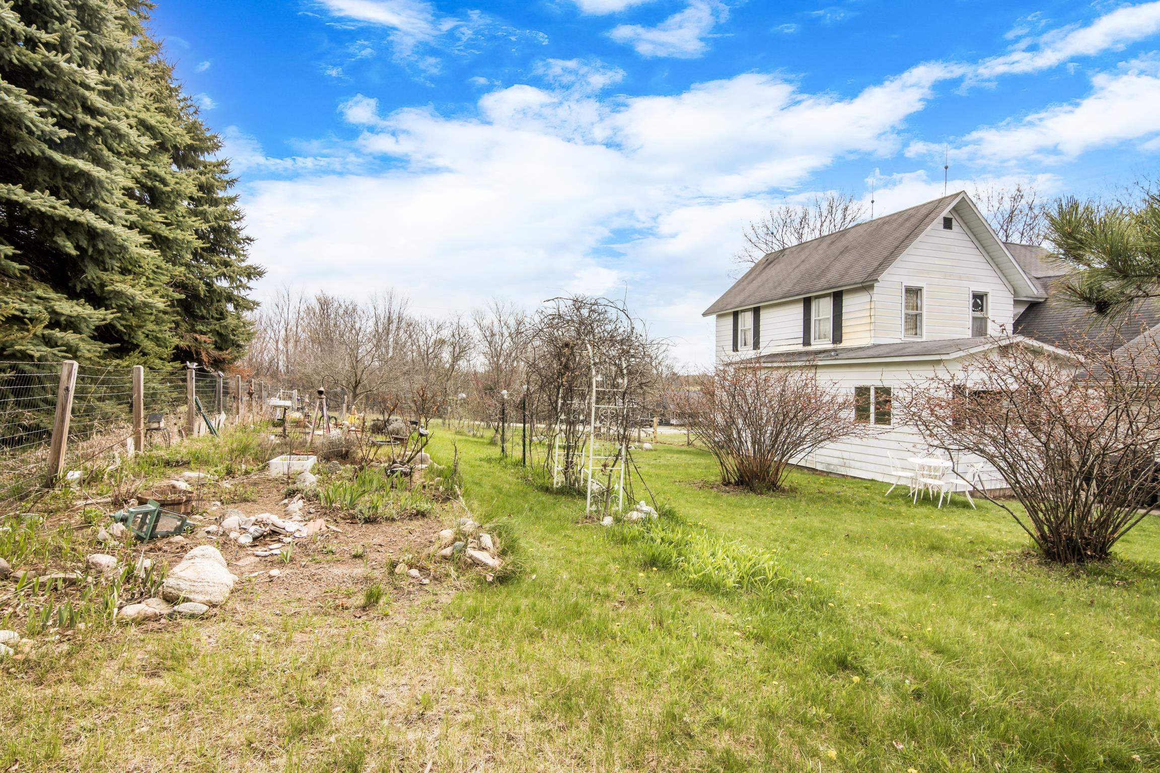 2500 North Mork Road Suttons Bay, MI 49682 - Photo 4 of 73