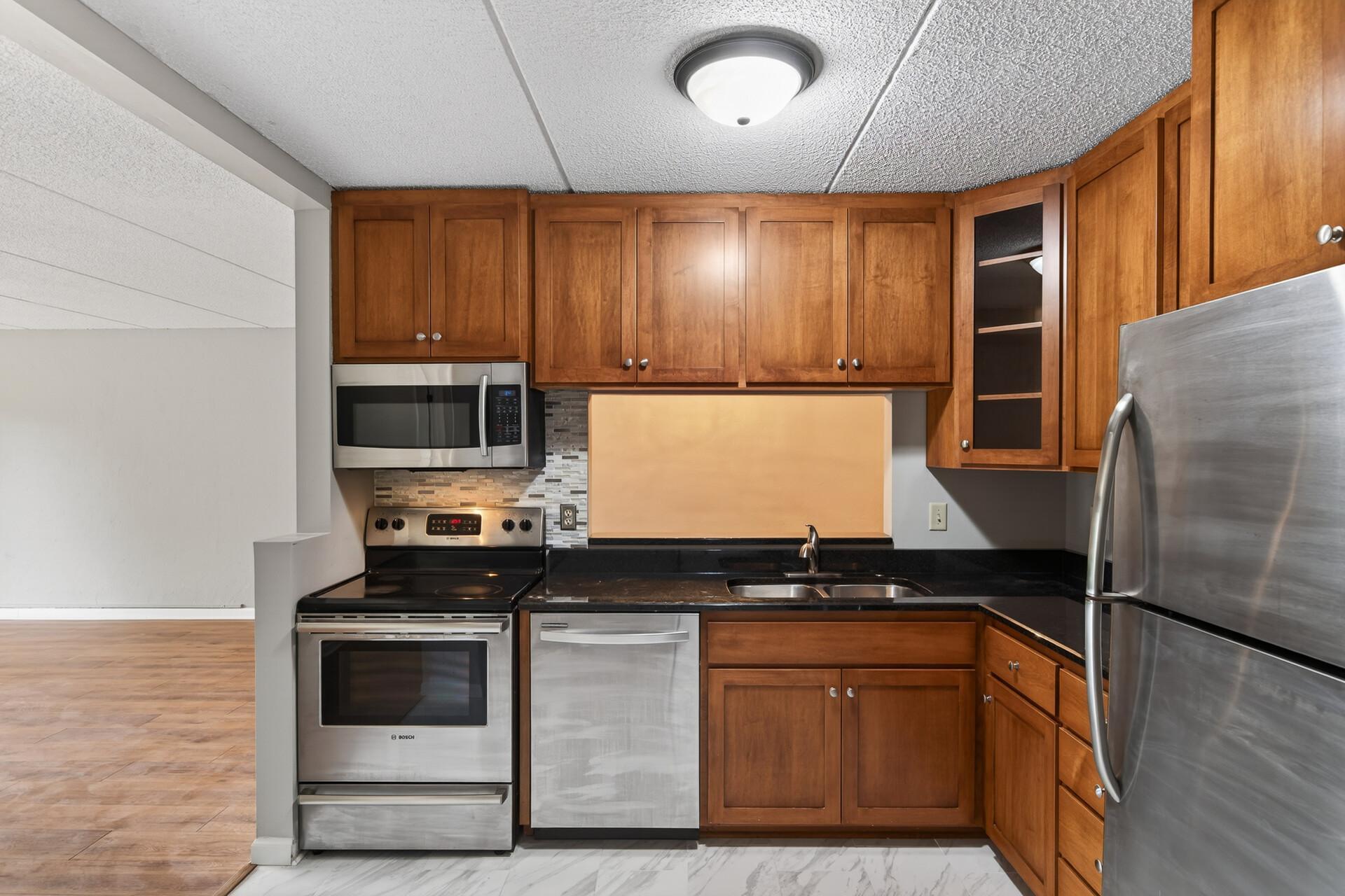 10501 Cedar Lake Road, Unit 318 Minnetonka, MN 55305 - Photo 12 of 48