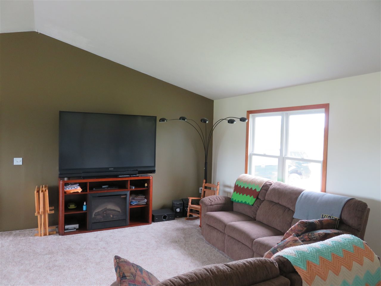 205 East Grand River Road Owosso, MI 48867 - Photo 8 of 23 31300481-7.JPG