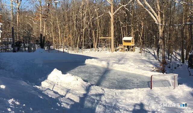 7 Timber Lane Guilford, CT 06437 - Photo 37 of 40 a view of a backyard with sitting area