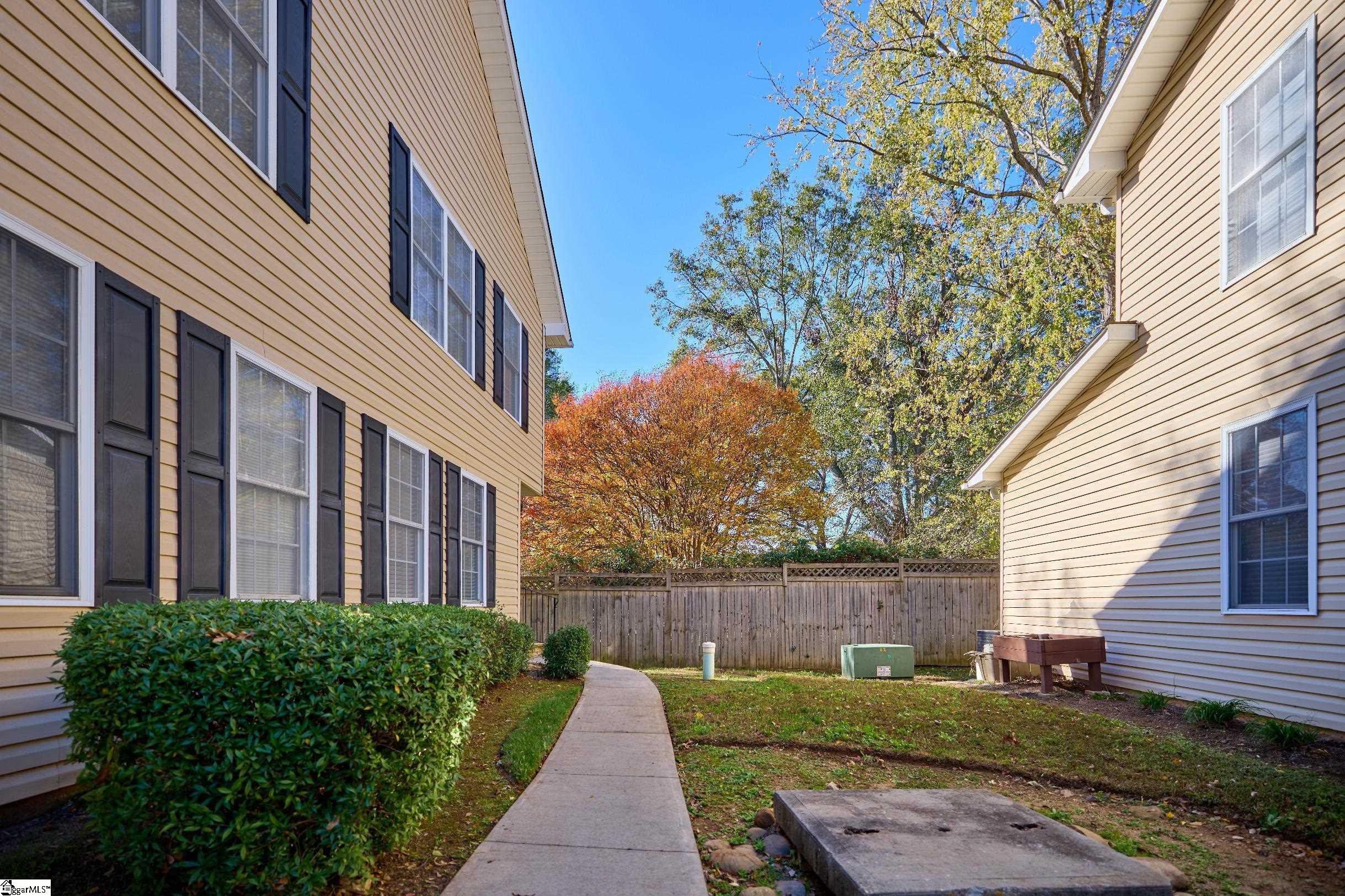 1132 East Lee Road Taylors, SC 29687 - Photo 4 of 38