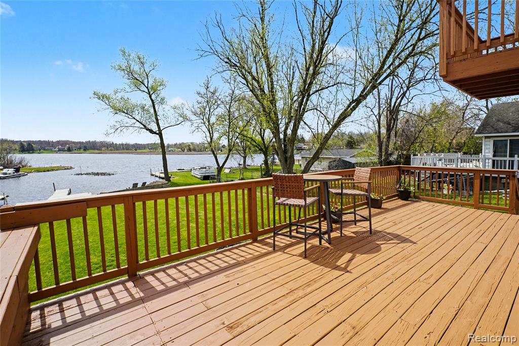 6522 Bennett Lake Road Fenton, MI 48430 - Photo 20 of 28